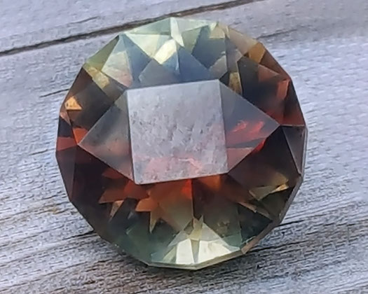 5.905 ct Dichroic Oregon Sunstone