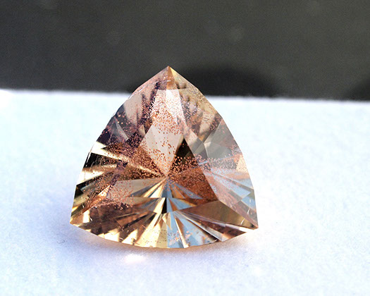 11.68 ct Yellow Schiller Oregon Sunstone
