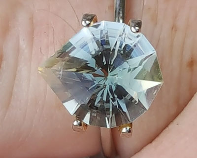 3.32 ct Dichroic Oregon Sunstone