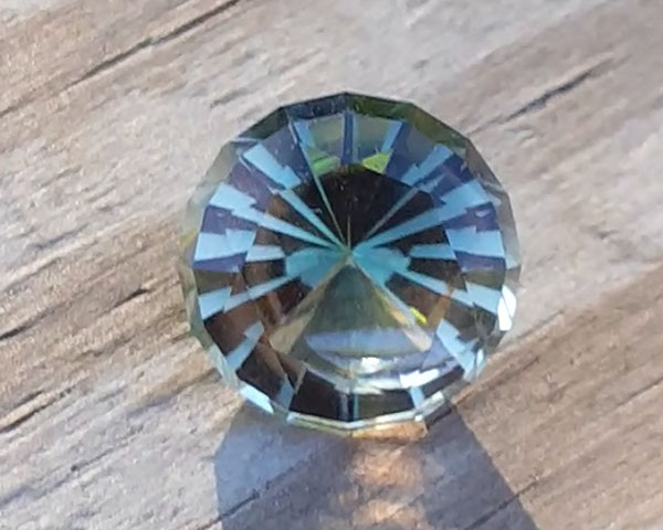 5.80 ct Dichroic Oregon Sunstone