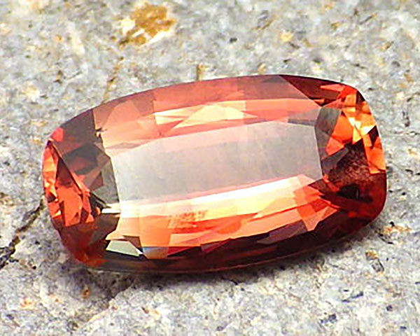 Oregon sunstone – imperial color with copper schiller