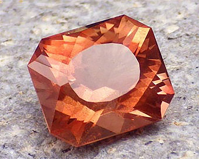 Oregon sunstone – imperial color with copper schiller