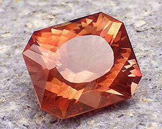 Oregon sunstone – imperial color with copper schiller