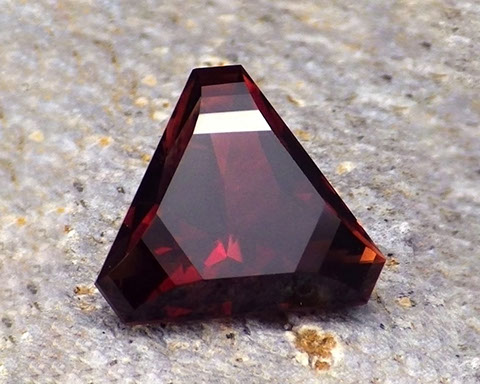 Oregon sunstone – black cherry red color