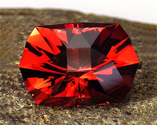 Oregon sunstone – pure spinel red color