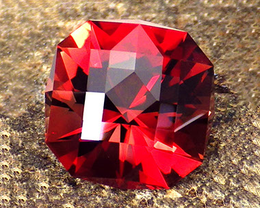 Oregon sunstone – neon red color