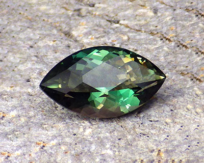 Oregon sunstone – chrome green color