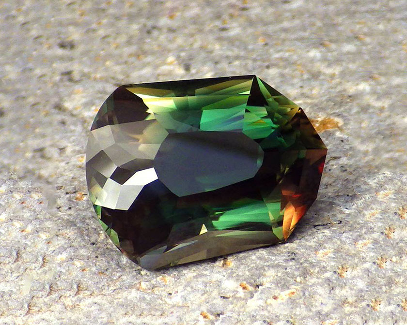 Oregon sunstone – emerald green dichroic color