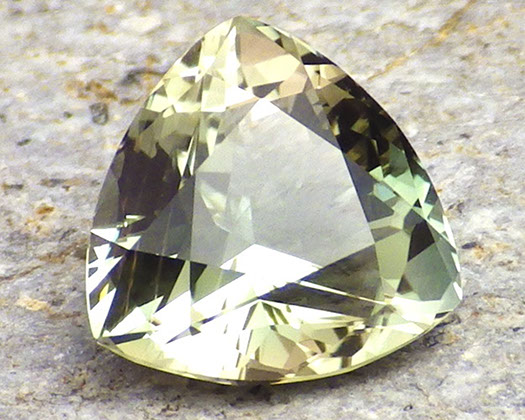 Oregon sunstone – seafoam green dichroic color