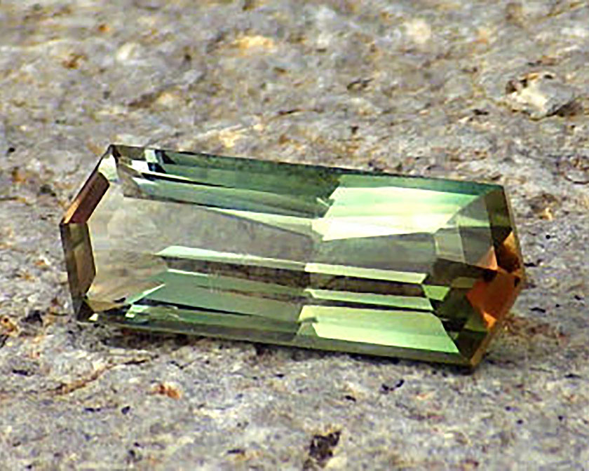 Oregon sunstone – green dichroic color