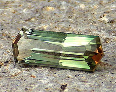 Oregon sunstone – green dichroic color