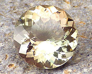 Oregon sunstone – seafoam green to pink dichroic color