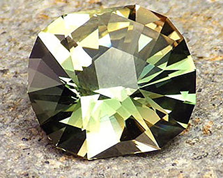 Oregon sunstone – apple green dichroic color