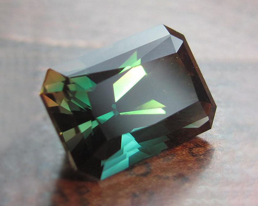 Oregon sunstone – blue-teal color