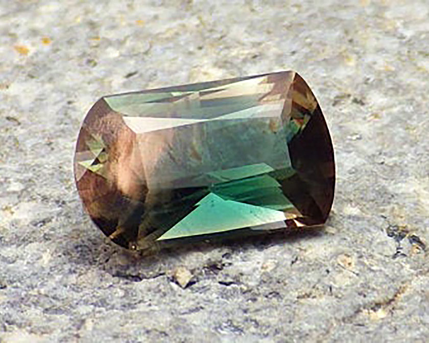 Oregon sunstone – blue-teal color