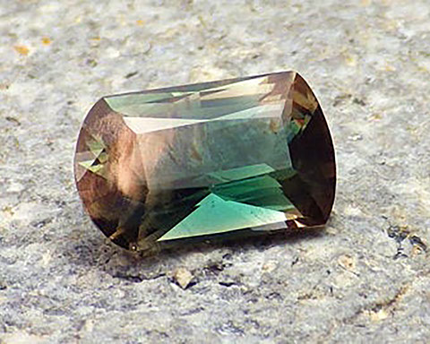 Oregon sunstone – blue-teal color