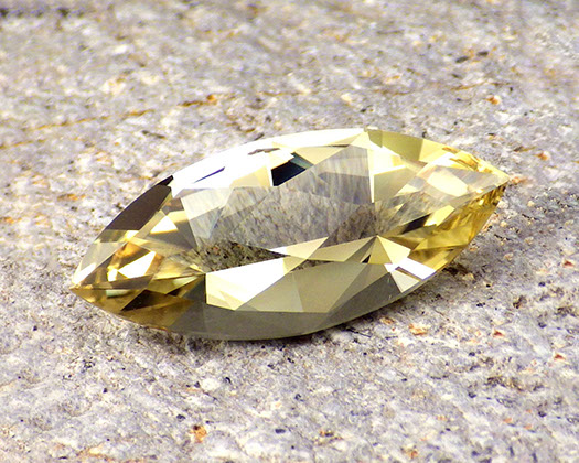 Oregon sunstone - pastel yellow color