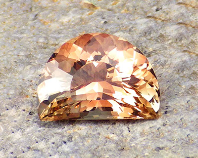 Oregon sunstone – pink-orange color