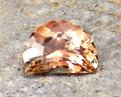 Oregon sunstone – pink-orange color