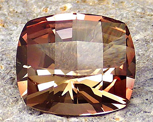 Oregon sunstone – copper red-peach-pink color