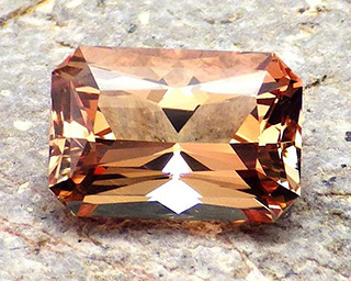 Oregon sunstone – pink-orange color