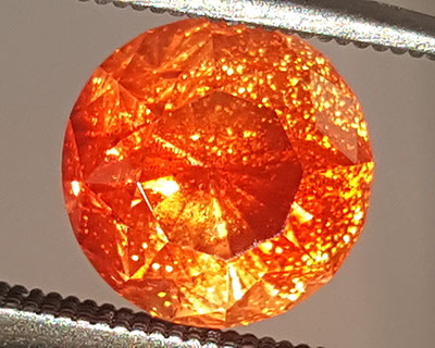 4.10 ct Schiller Oregon Sunstone Round Brilliant, rough from Dust Devil Mine