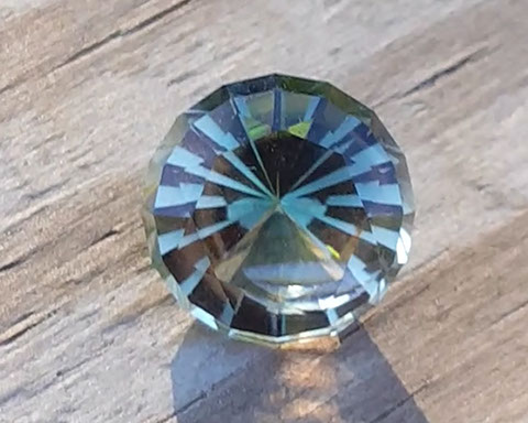 5.80 ct Dichroic Oregon Sunstone